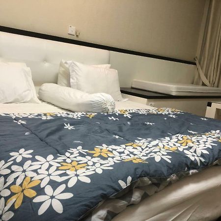 Nagoya Mansion Apartment Batam Chambre photo